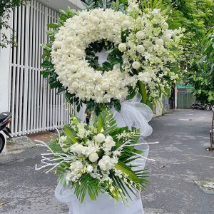 Vòng Hoa Tang Lễ Đà Nẵng Hoa Hồng Trắng Sang Trọng